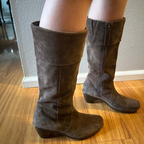Dansko Risa Brown Suede Tall Boots Size 39 - Picture 1 of 4